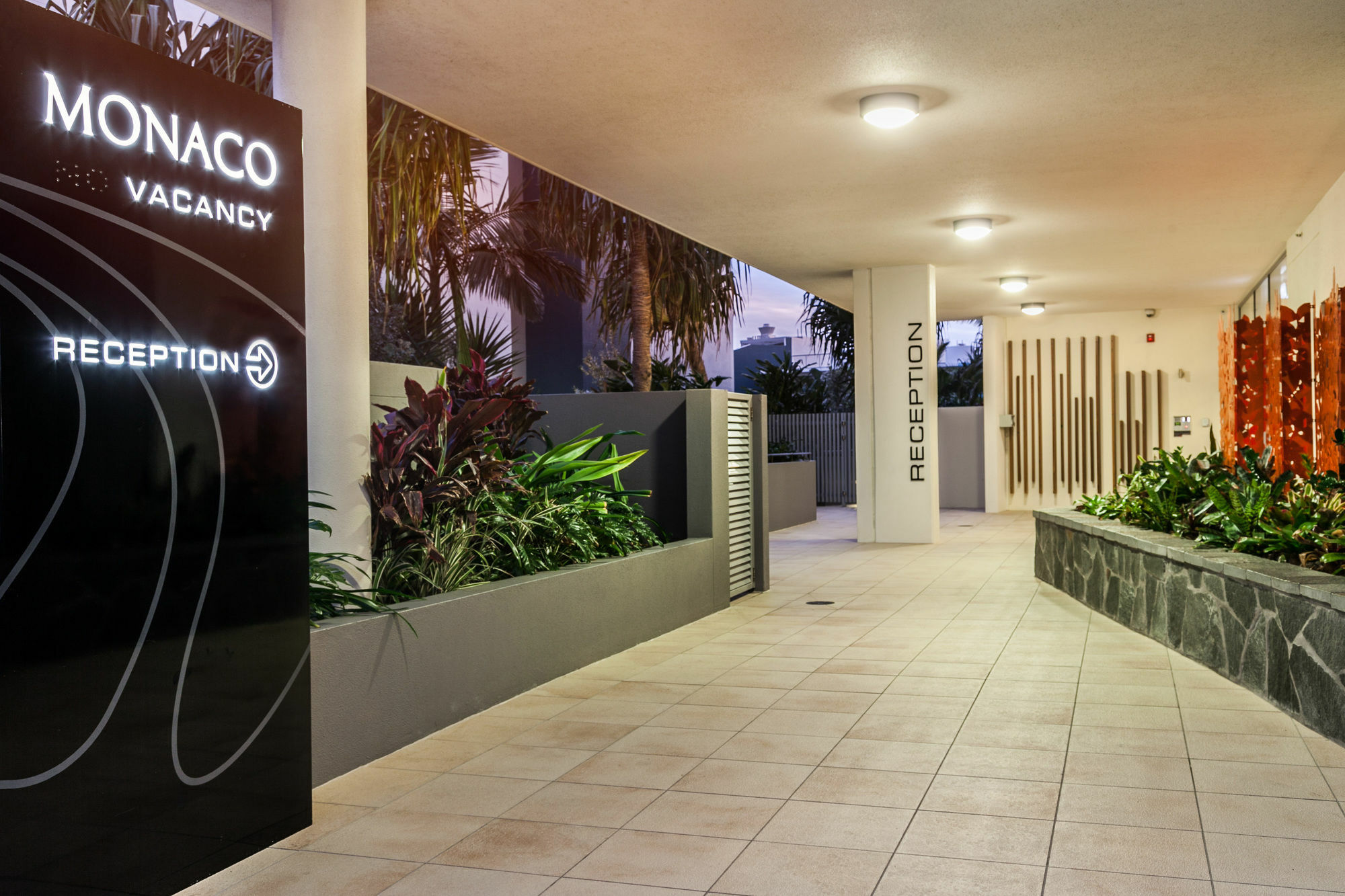 Monaco Caloundra Aparthotel Luaran gambar